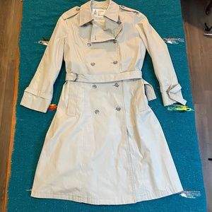 London Fog Vintage Beige Trench Coat 10p